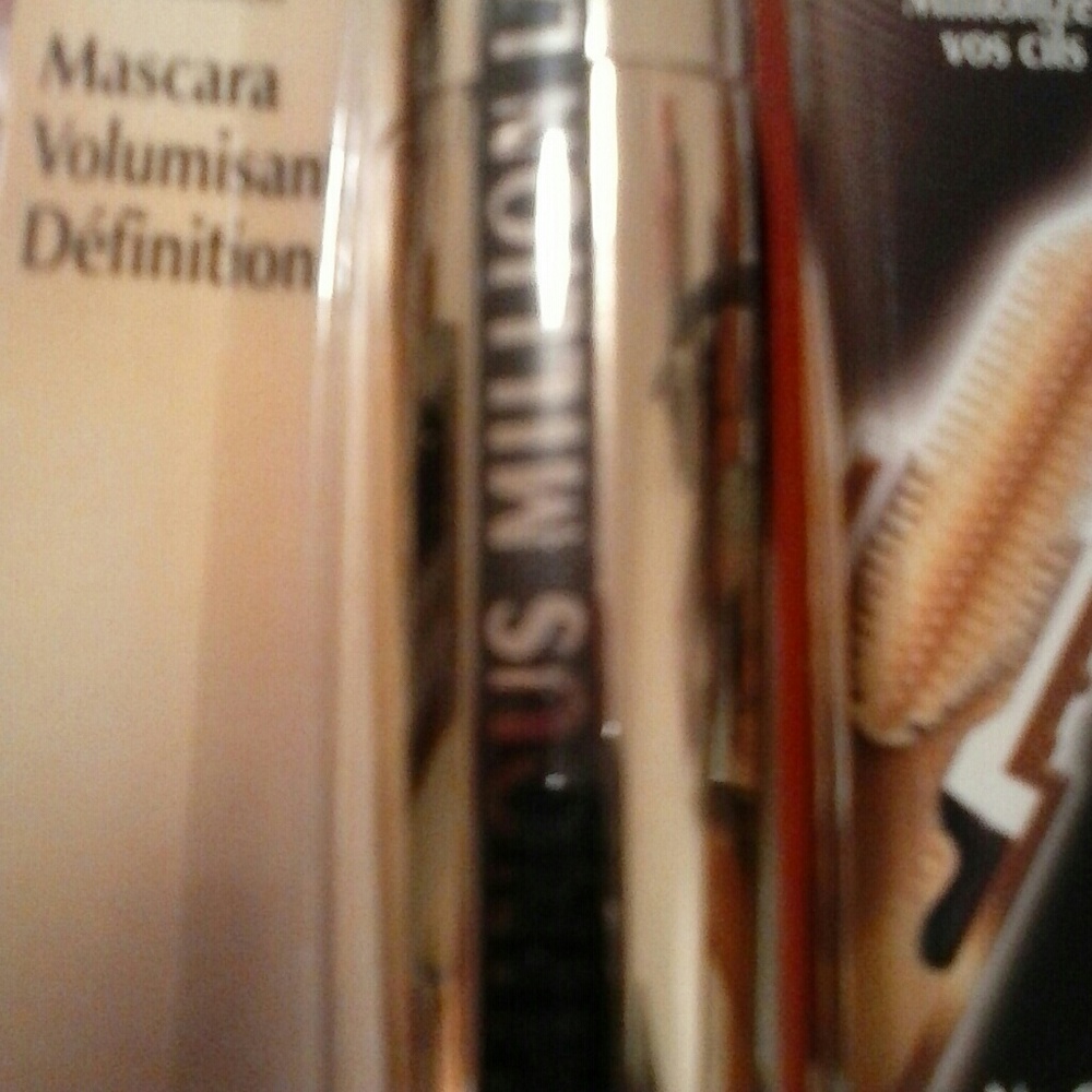 NWT L,OREAL VOLUMINOUS MILLION LASNES 645 BLACK - Picture 2 of 8